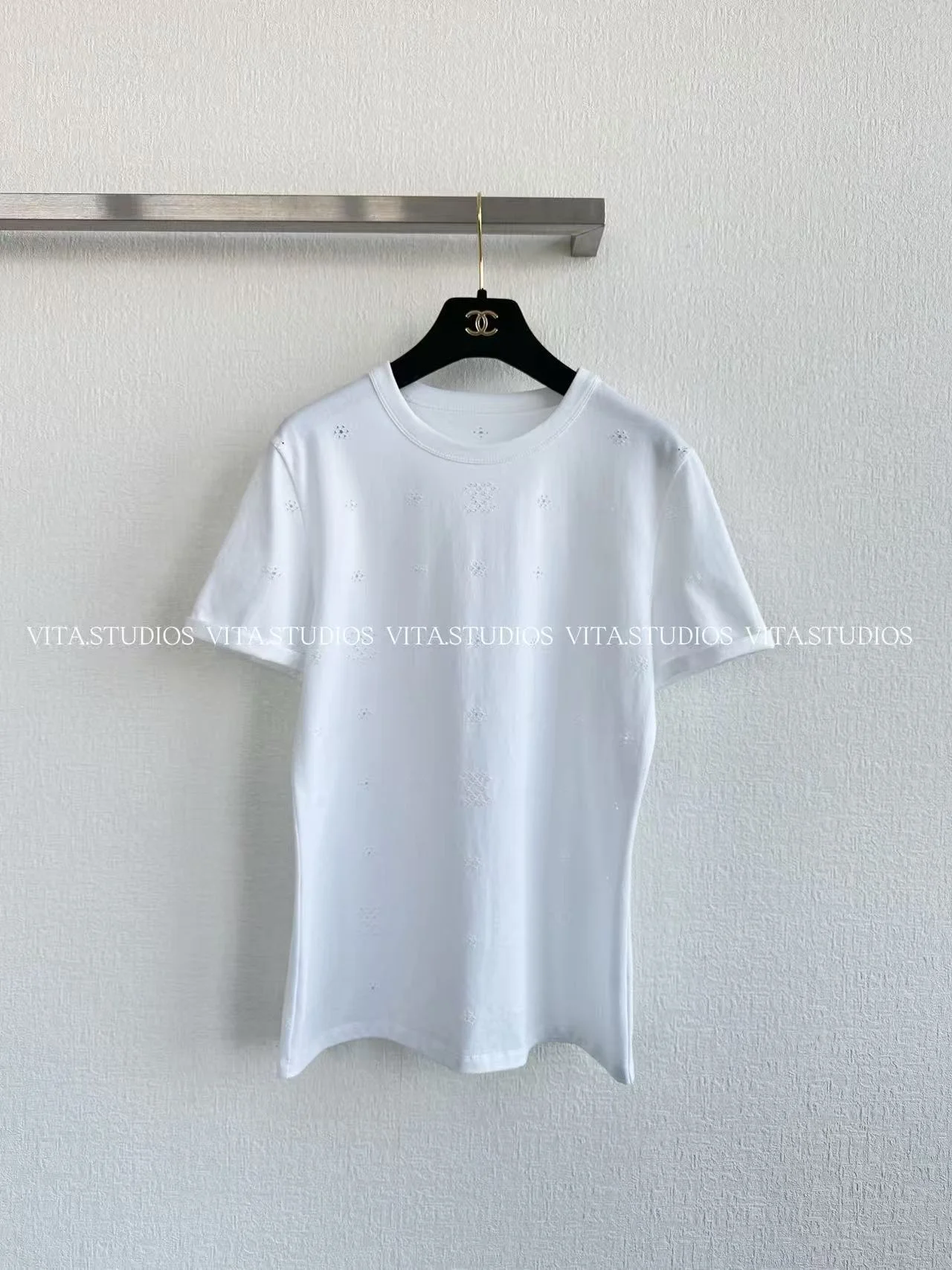 CHANEL T-shirts S-L B50202608042063