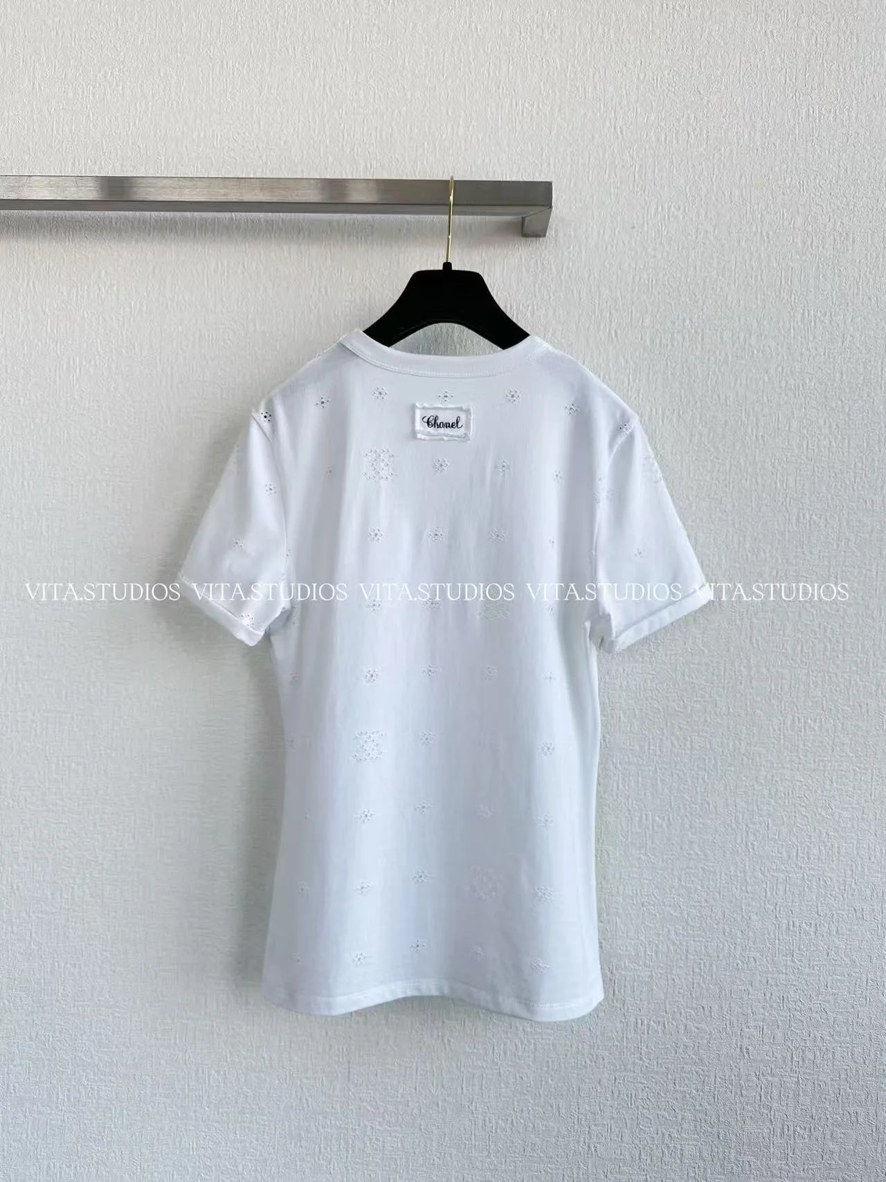 CHANEL T-shirts S-L B50202608042063 - Image 2