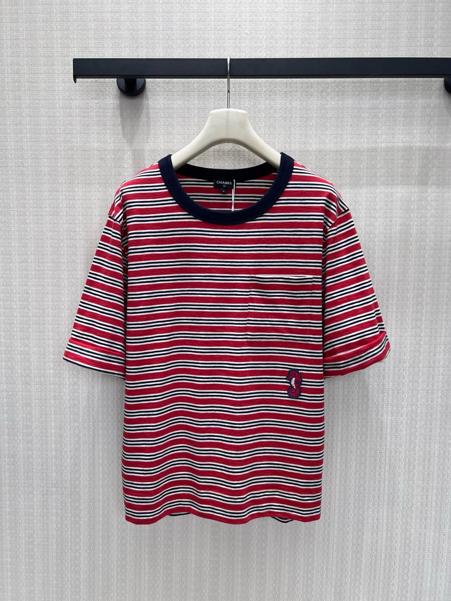 CHANEL T-shirts S M L B25202608041560