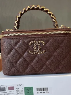 Alternative view of CHANEL Top Handle Bags Caviar Leather (Burgundy-Gold) 17CM E90202608073081
