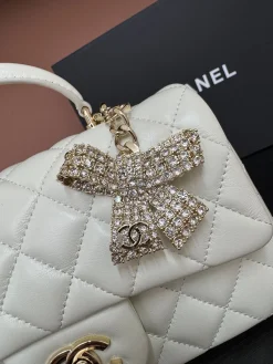 Alternative view of CHANEL Top Handle Bags Lamb Leather (White-Gold) 20X12X6CM F00202608073257