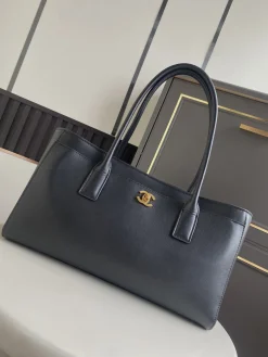 Alternative view of CHANEL Totes Bags Caviar Leather (Black-Gold) 20X39X13CM I00202608070583