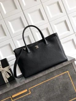 CHANEL Totes Bags Caviar Leather (Black-Gold) 24X36X14CM I20202608071952