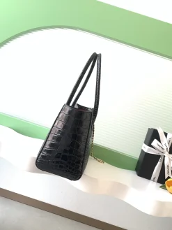 Alternative view of CHANEL Totes Bags Crocodile Embossed Leather (Black-Gold) 20X39X13CM I00202608070665