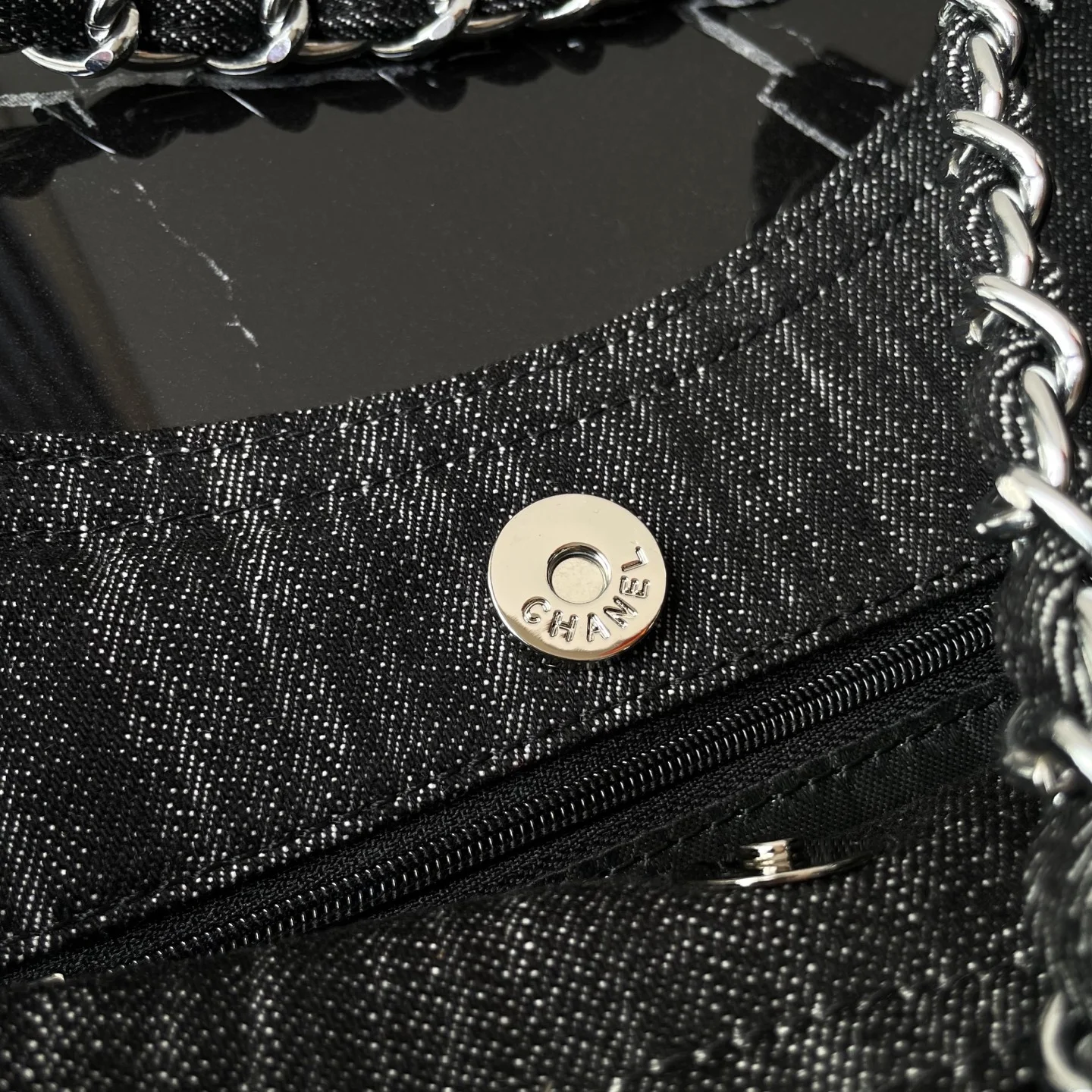 CHANEL Totes Bags Denim (Black-White) 35X48X14CM F50202608072076 - Image 9
