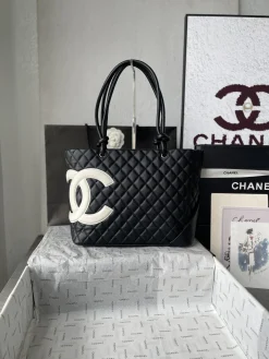 CHANEL Totes Bags Leather (Black-White) 32X25X15CM G40202608071679