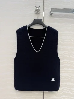 CHANEL Vests Cashmere 36-40 B85202608041717