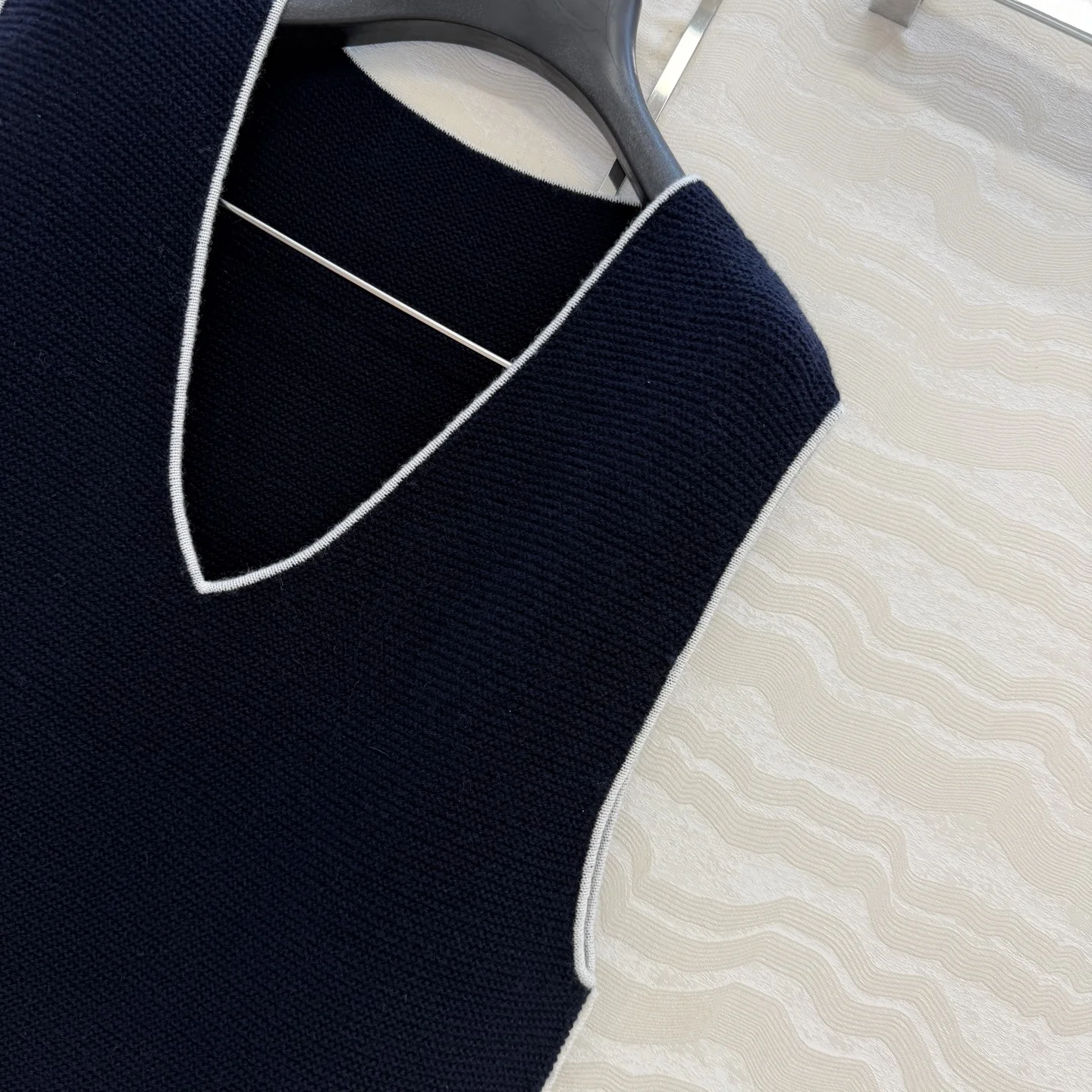 CHANEL Vests Cashmere 36-40 B85202608041717 - Image 3