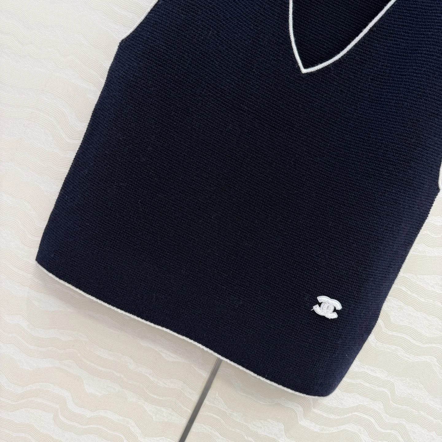 CHANEL Vests Cashmere 36-40 B85202608041717 - Image 6