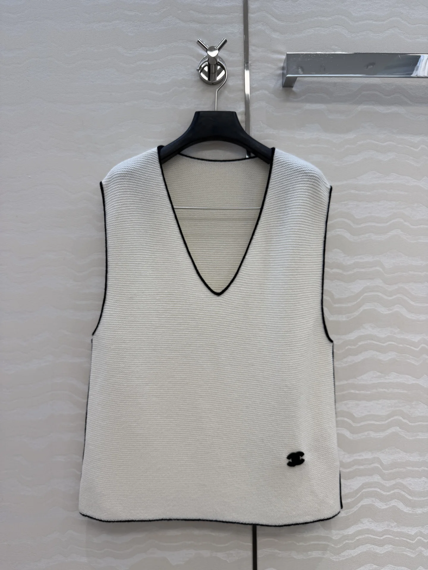CHANEL Vests Cashmere 36-40 B85202608041718