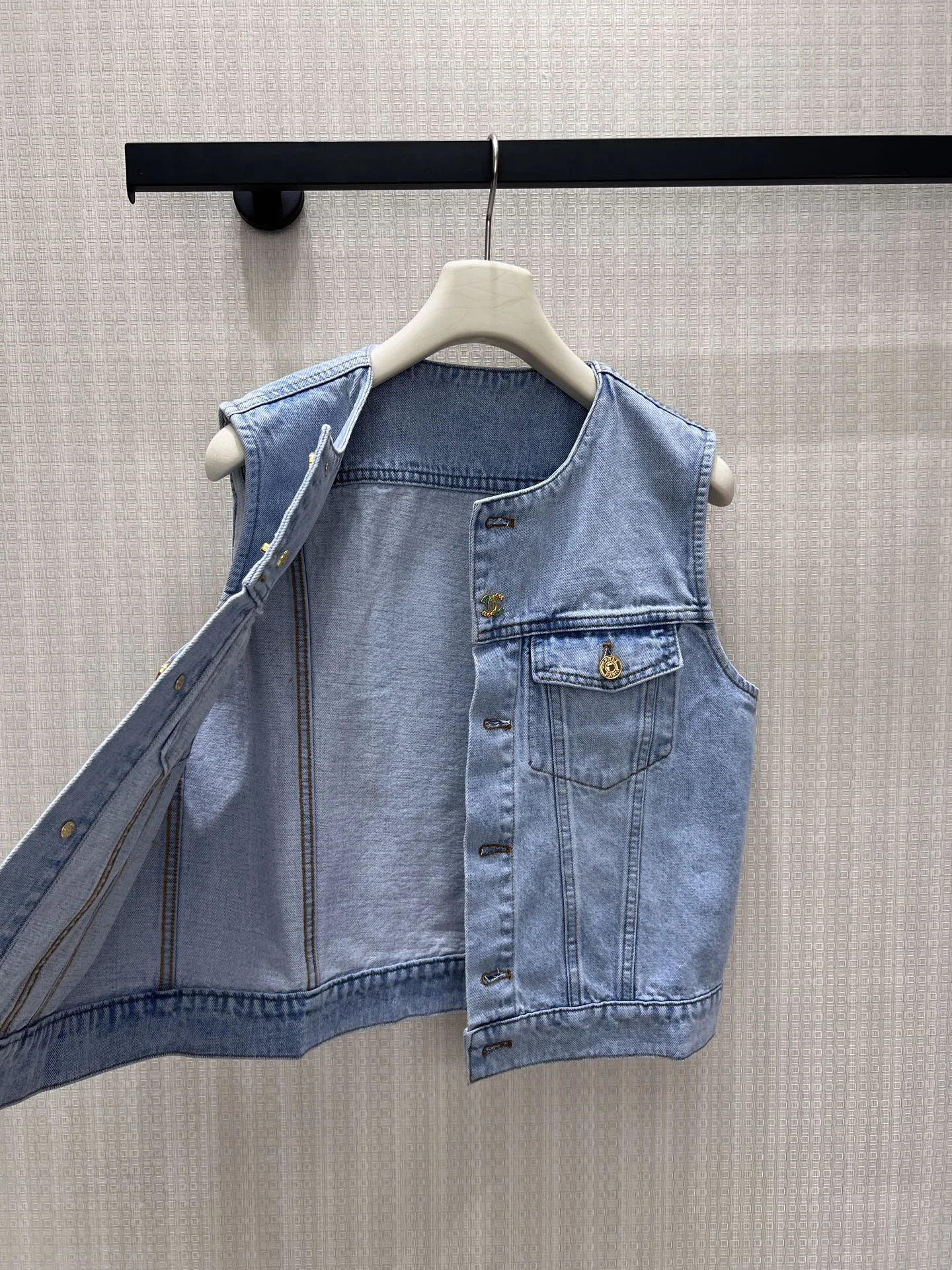 CHANEL Vests Denim 36-40 C05202608041572 - Image 2