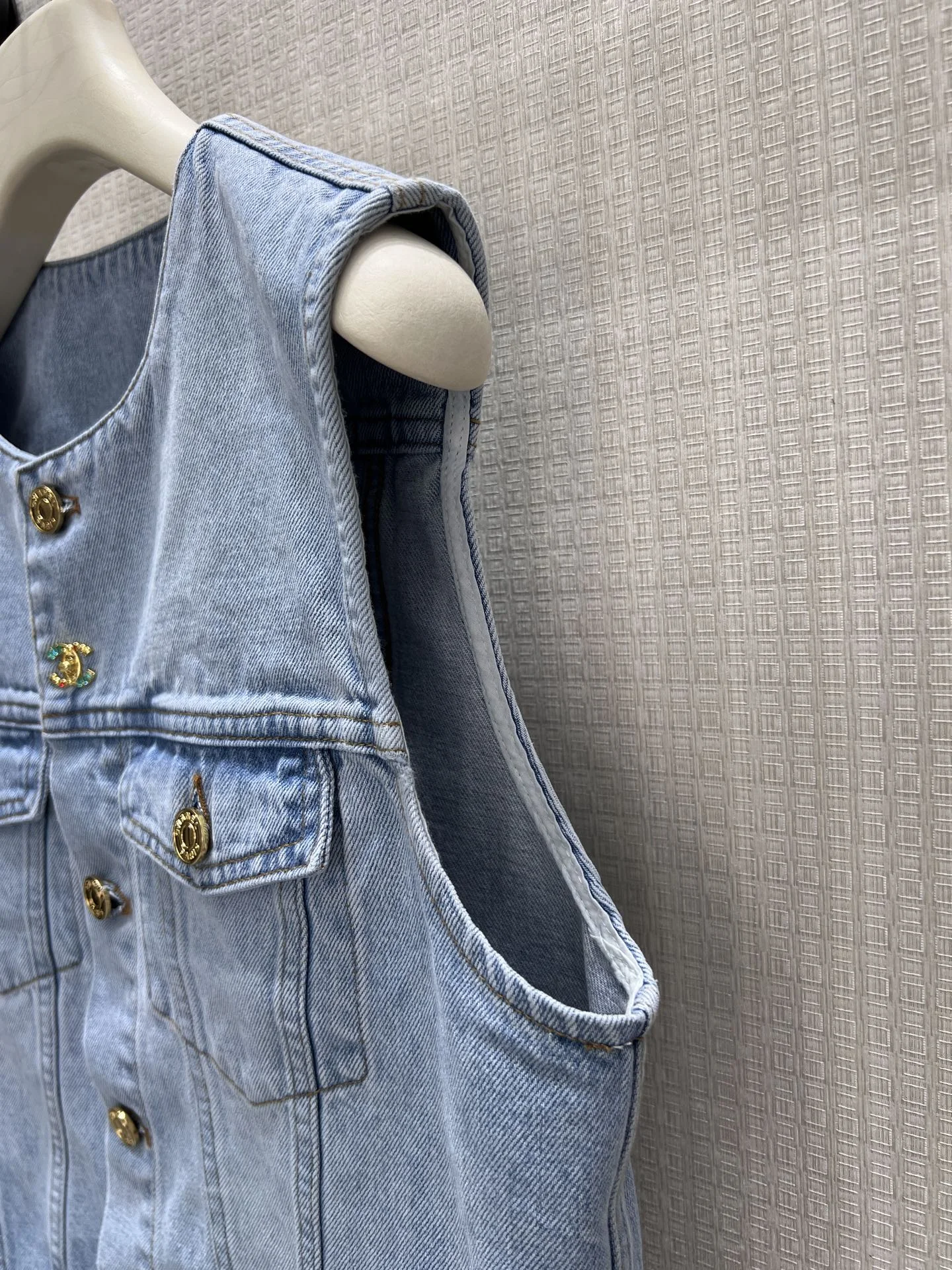 CHANEL Vests Denim 36-40 C05202608041572 - Image 6