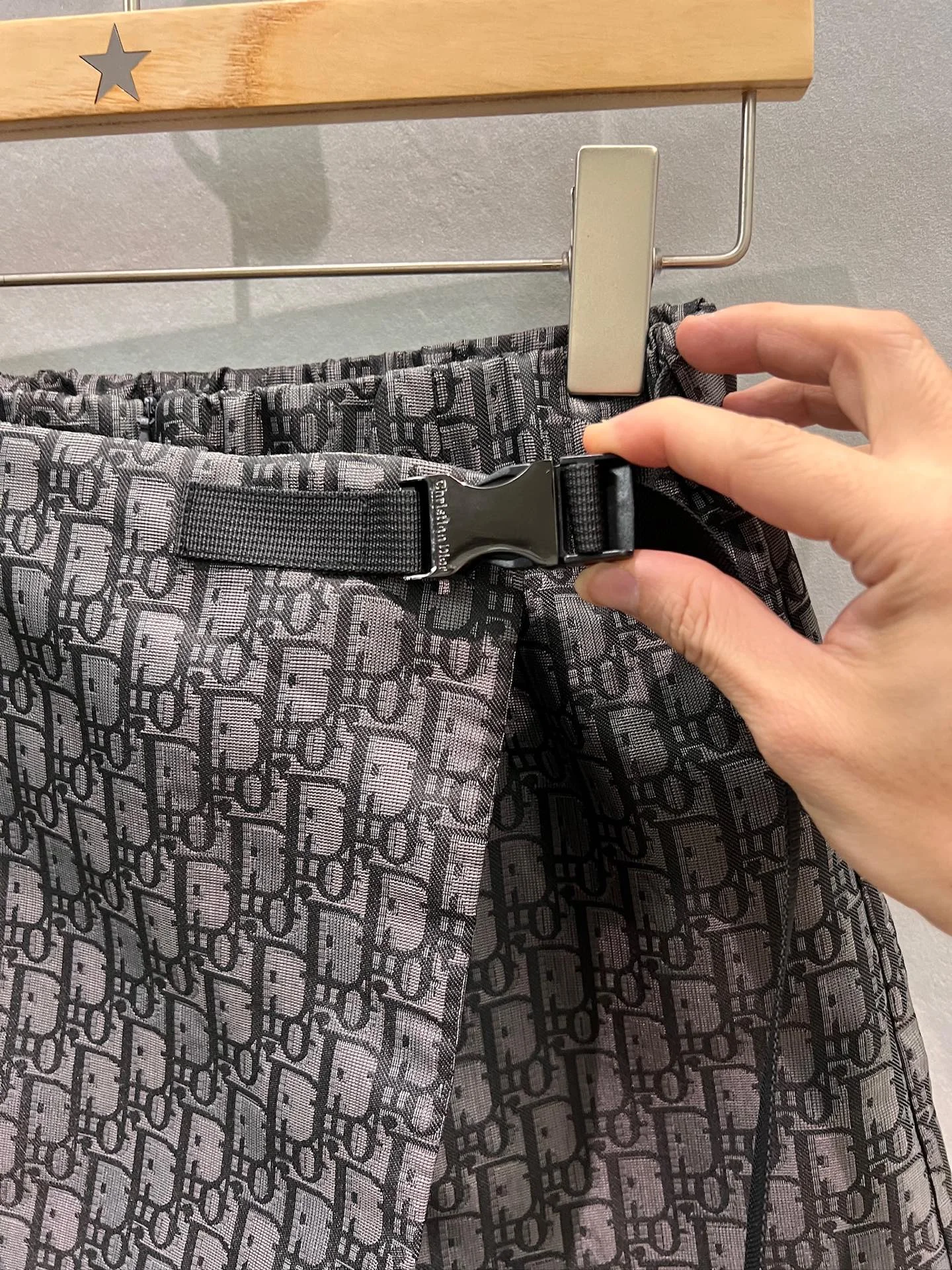 DIOR Shorts Jacquard Fabric S-M-L B30202608042387 - Image 3