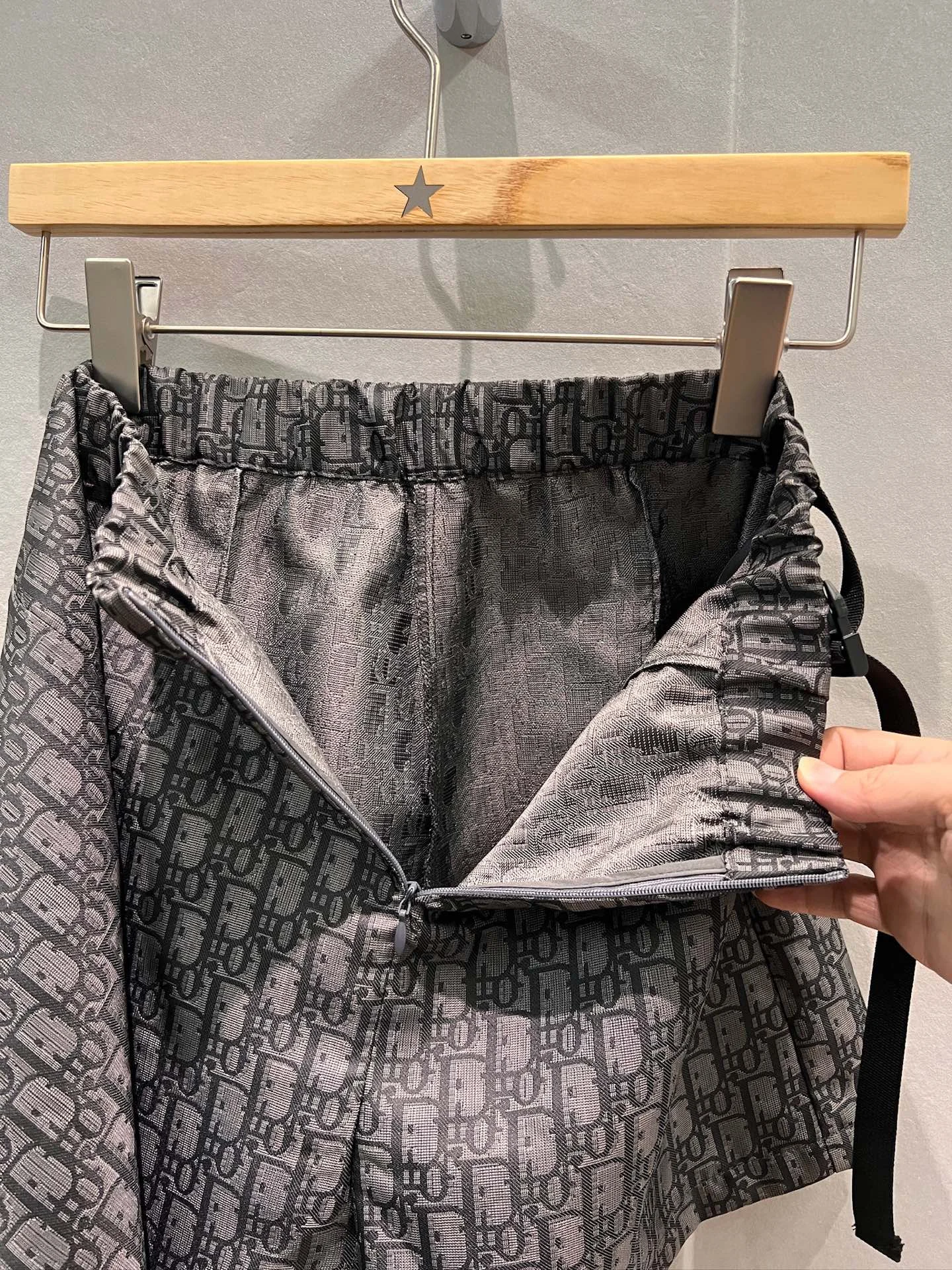 DIOR Shorts Jacquard Fabric S-M-L B30202608042387 - Image 6