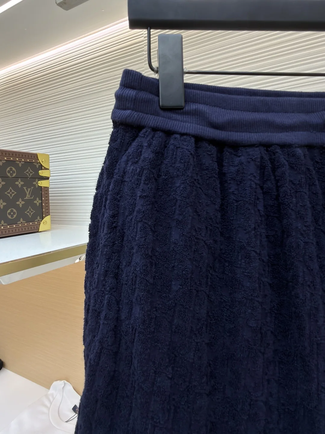 DIOR Shorts S-L B00202608060276 - Image 4