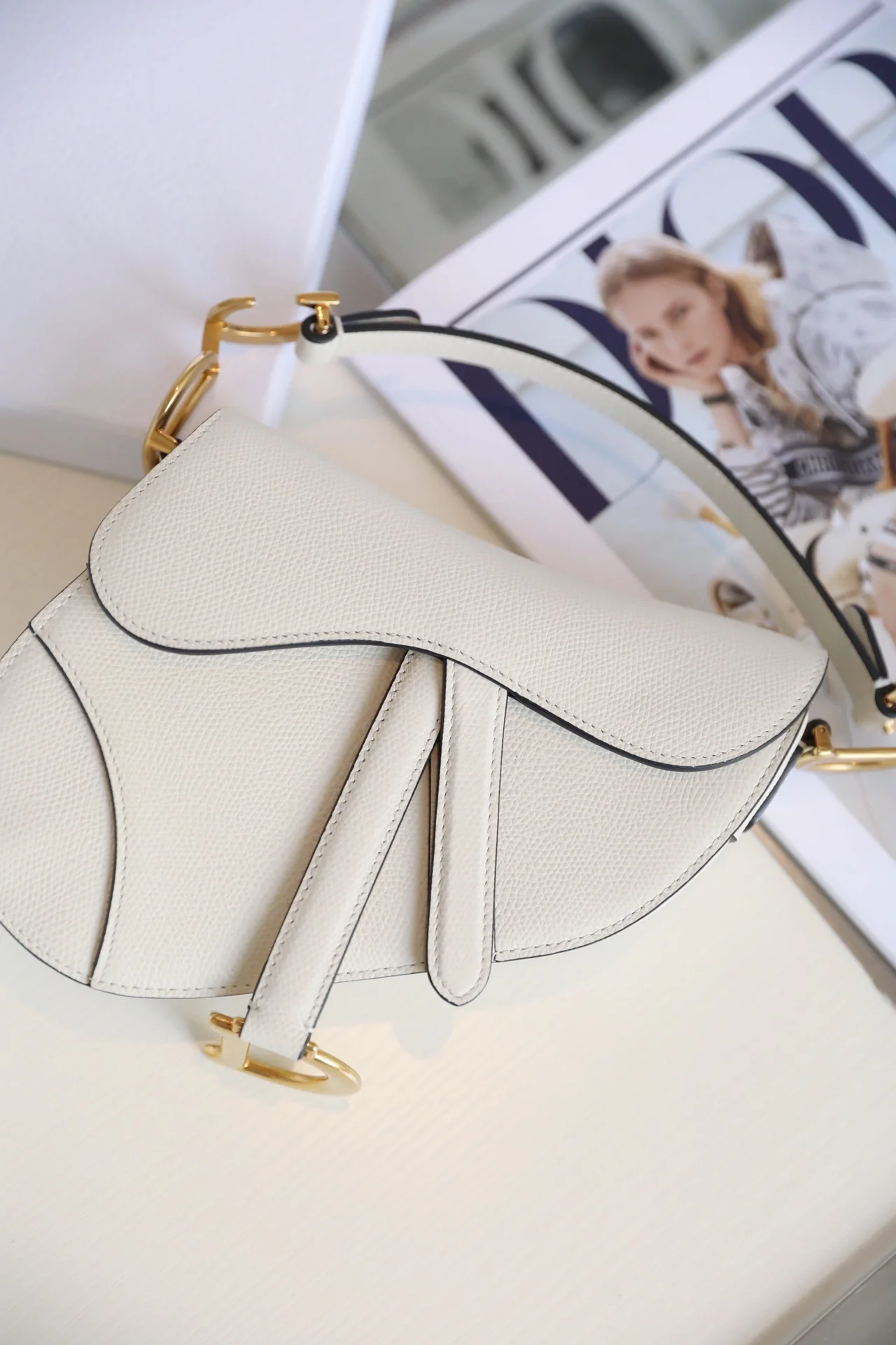 DIOR Shoulder Bags Pebbled Calfskin (White-Gold) 21X18X5CM H50202608060298 - Image 2