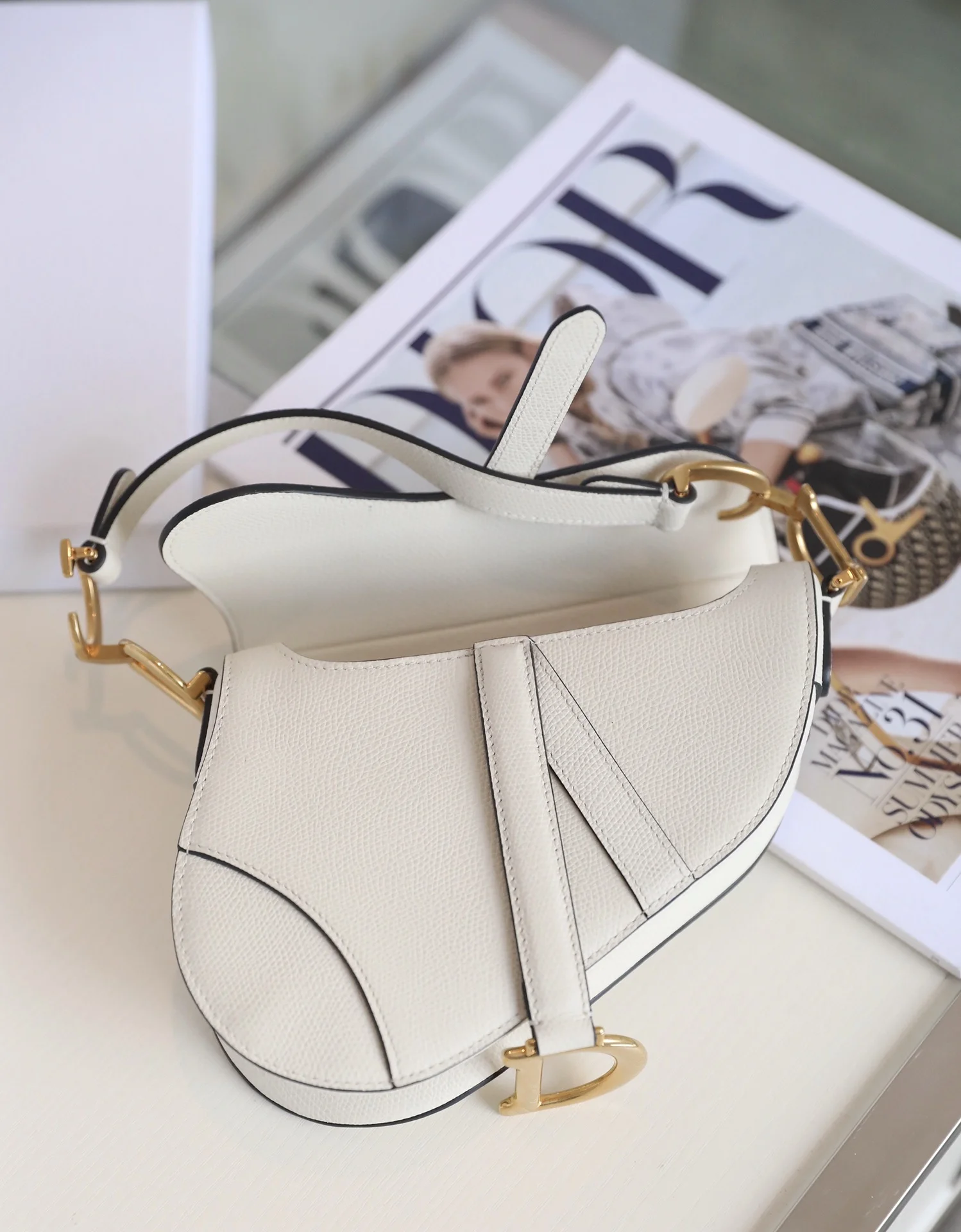 DIOR Shoulder Bags Pebbled Calfskin (White-Gold) 21X18X5CM H50202608060298 - Image 8