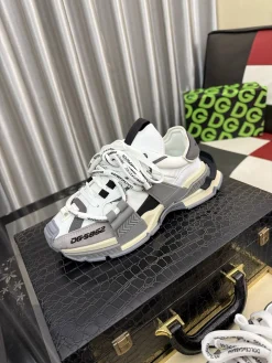 DOLCE & GABBANA Sneakers C20202608030102