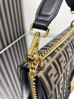 Alternative view of FENDI Shoulder Bags (Brown-Black) 25X17X10CM F10202608080210