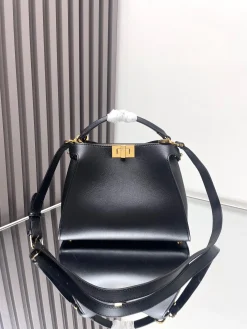 FENDI Shoulder Bags Calfskin Leather (Black-Gold) 27X13X21CM G10202608080021