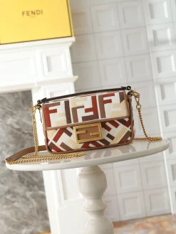 FENDI Shoulder Bags Canvas Leather (Brown-White) 13X5X20CM D80202608080138