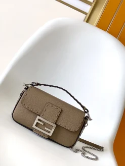 FENDI Shoulder Bags Caviar Leather (Brown-Silver) 20X5X13CM E60202608080161