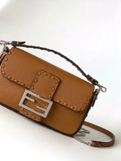 FENDI Shoulder Bags Caviar Leather (Brown-Silver) 20X5X13CM E60202608080165
