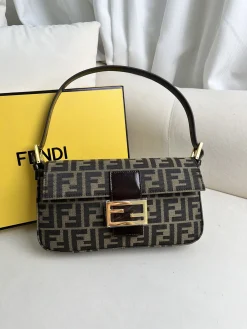 FENDI Shoulder Bags Coated Canvas (Brown-Gold) 26X15X4CM D10202608080106