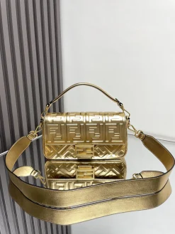 FENDI Shoulder Bags Metallic Leather (Gold) 26CM E60202608080212