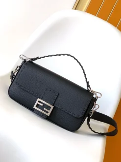 FENDI Shoulder Bags Pebbled Leather (Black-Silver) 27X6X15CM F60202608080156