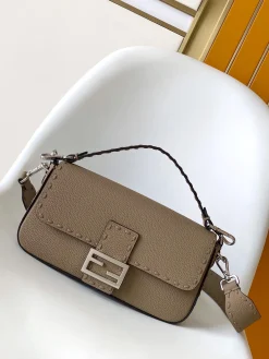 FENDI Shoulder Bags Pebbled Leather (Brown-Silver) 27X6X15CM F60202608080159