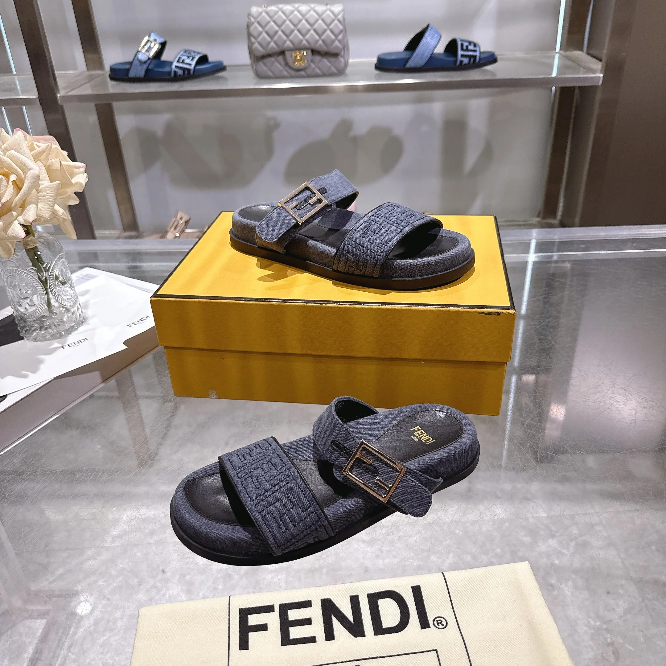 FENDI Slides Leather EU35-45 B00202608030032 - Image 4