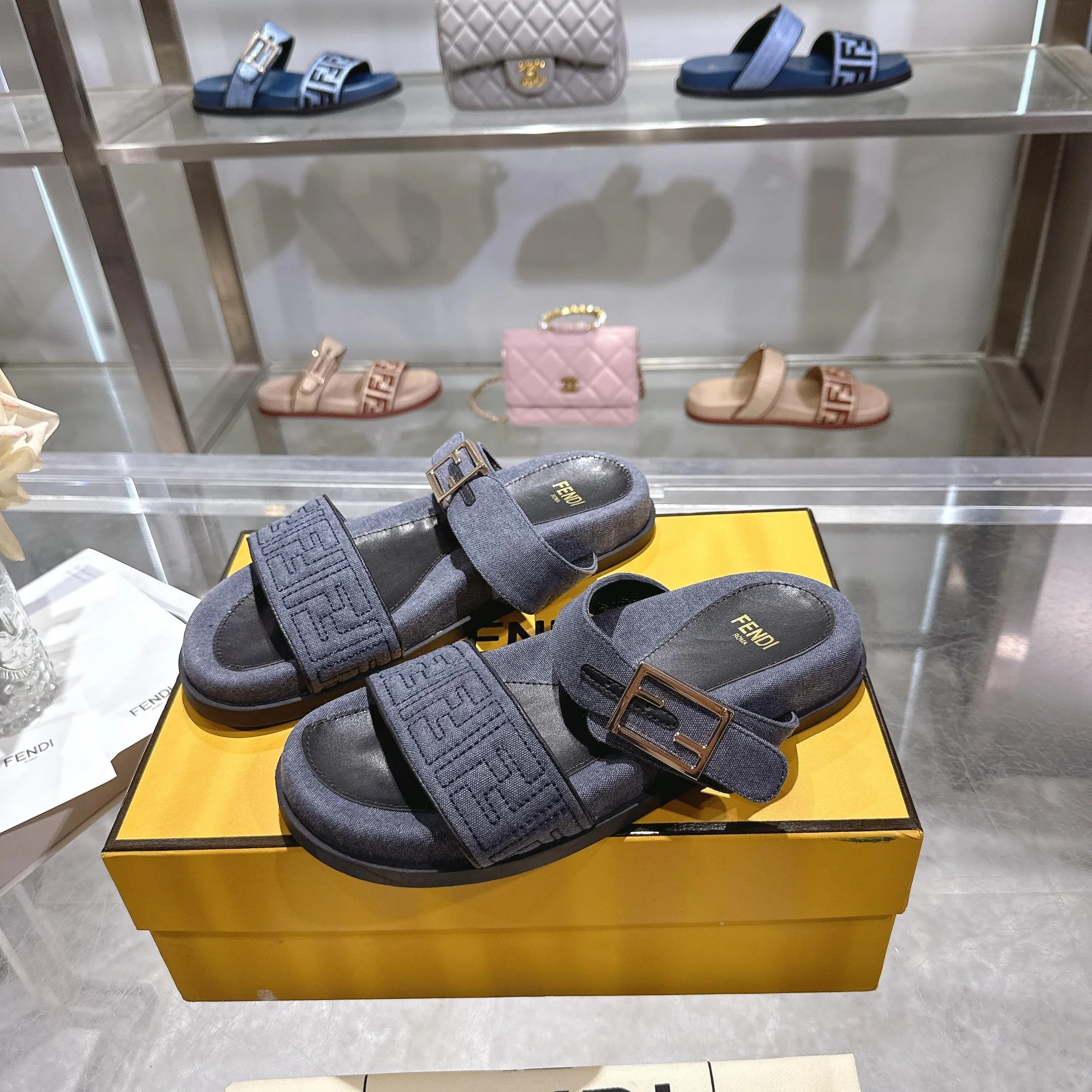 FENDI Slides Leather EU35-45 B00202608030032 - Image 5