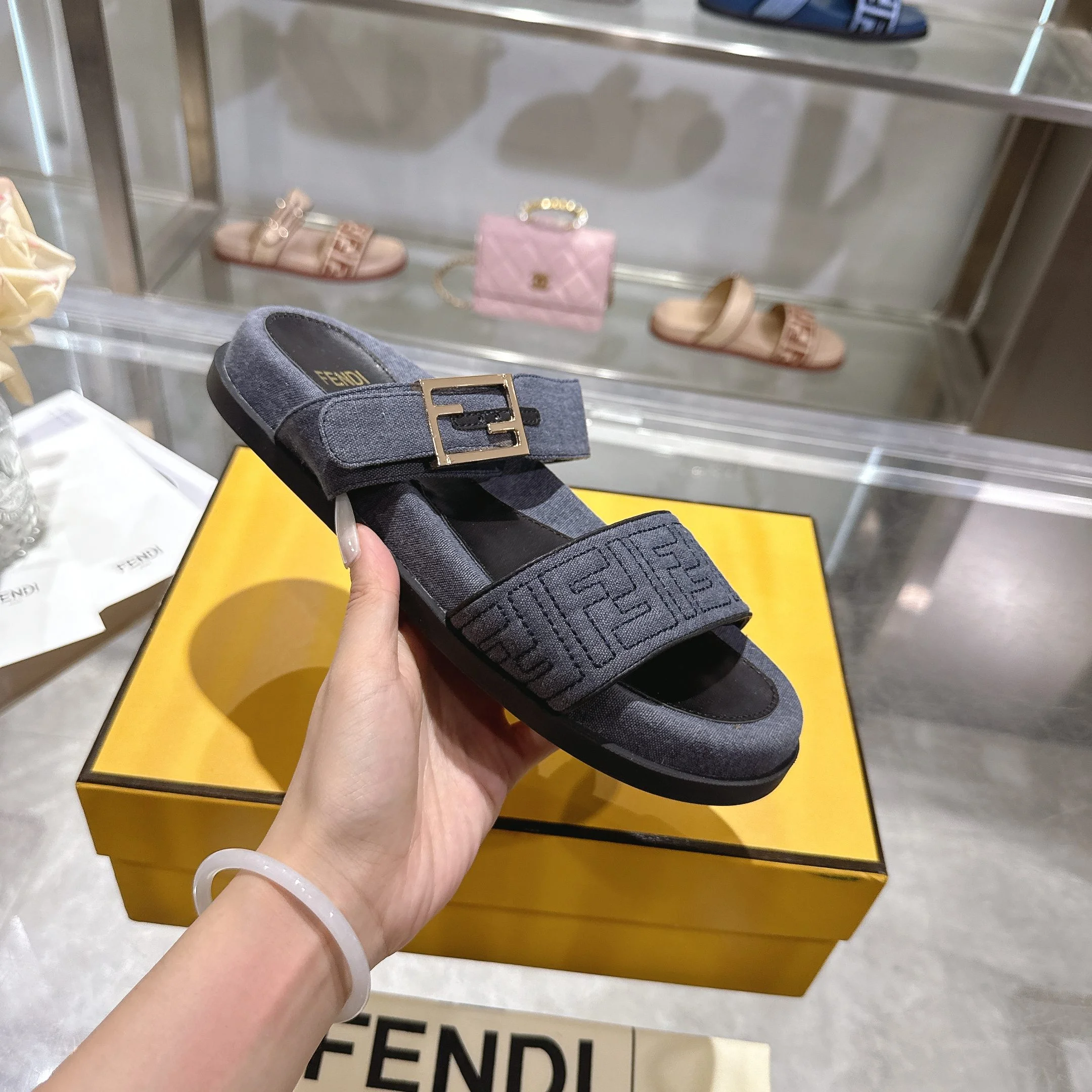FENDI Slides Leather EU35-45 B00202608030032 - Image 6