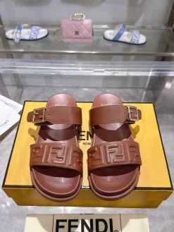 FENDI Slides Leather EU35-45 B30202608030041