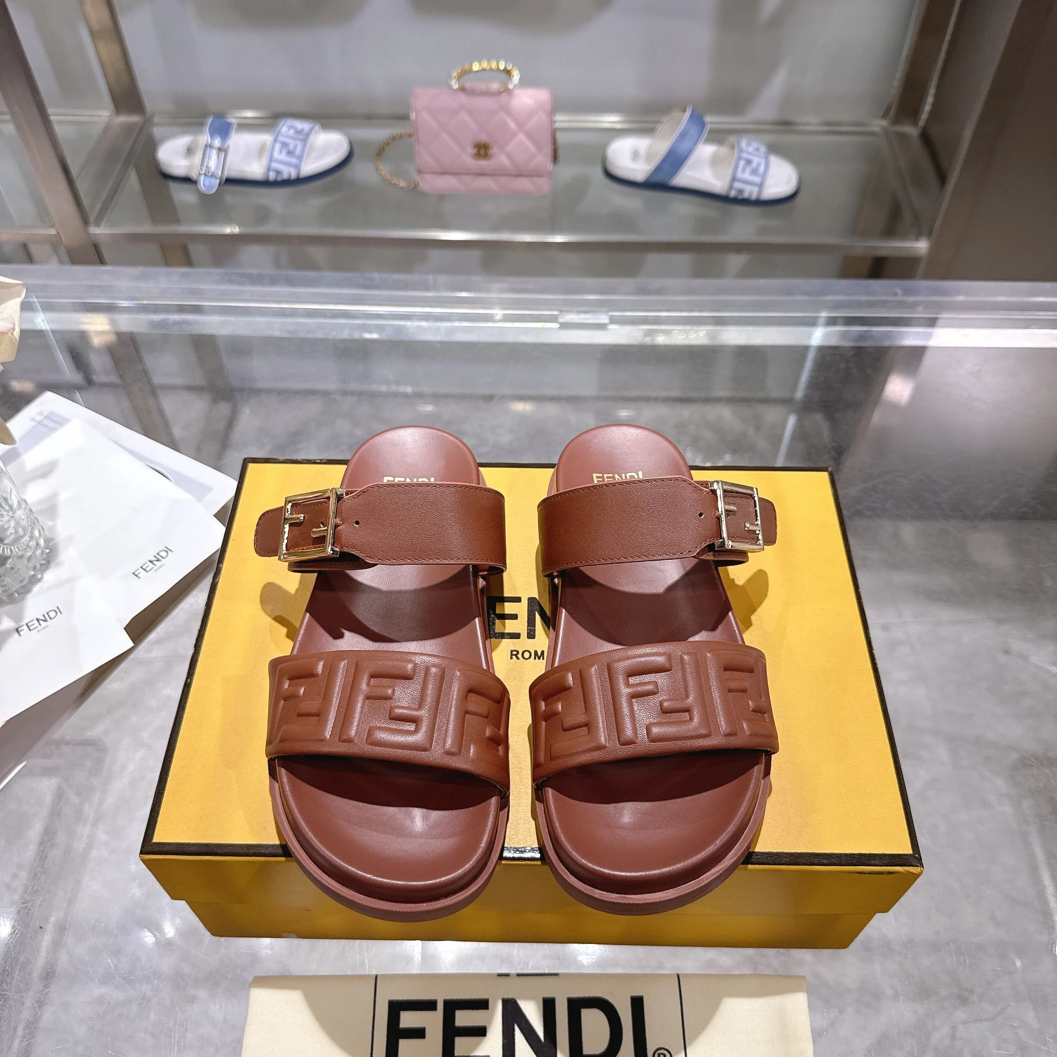 FENDI Slides Leather EU35-45 B30202608030041