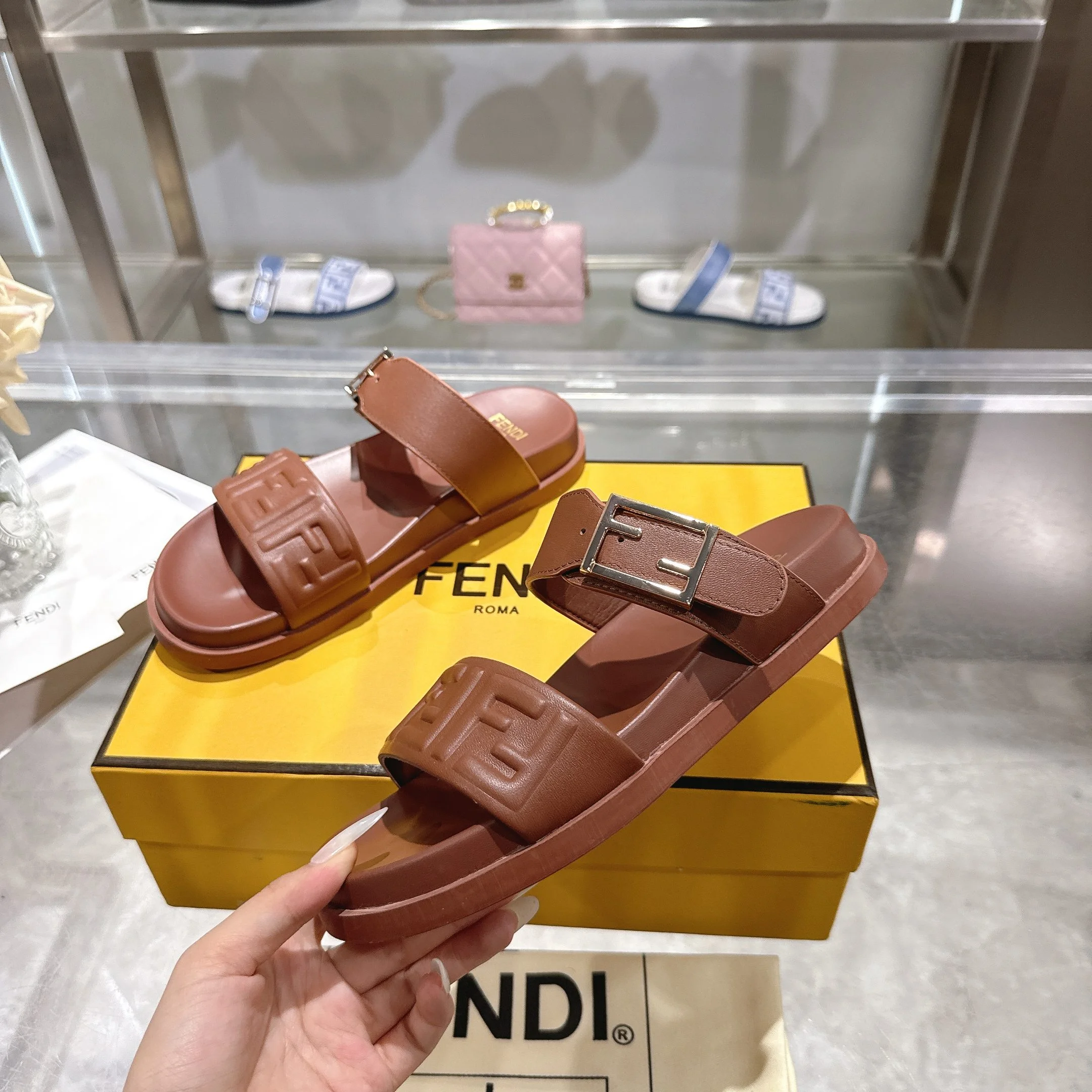 FENDI Slides Leather EU35-45 B30202608030041 - Image 2