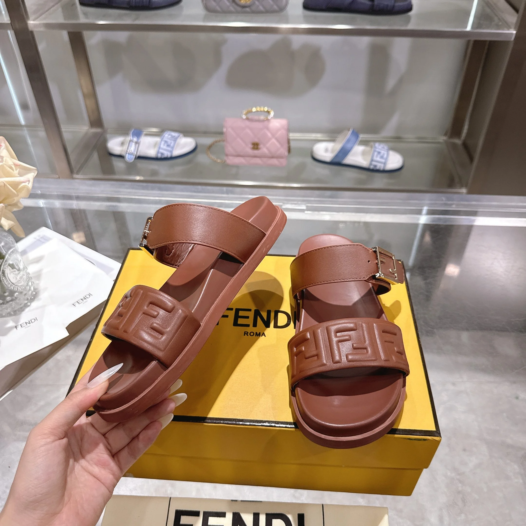 FENDI Slides Leather EU35-45 B30202608030041 - Image 3