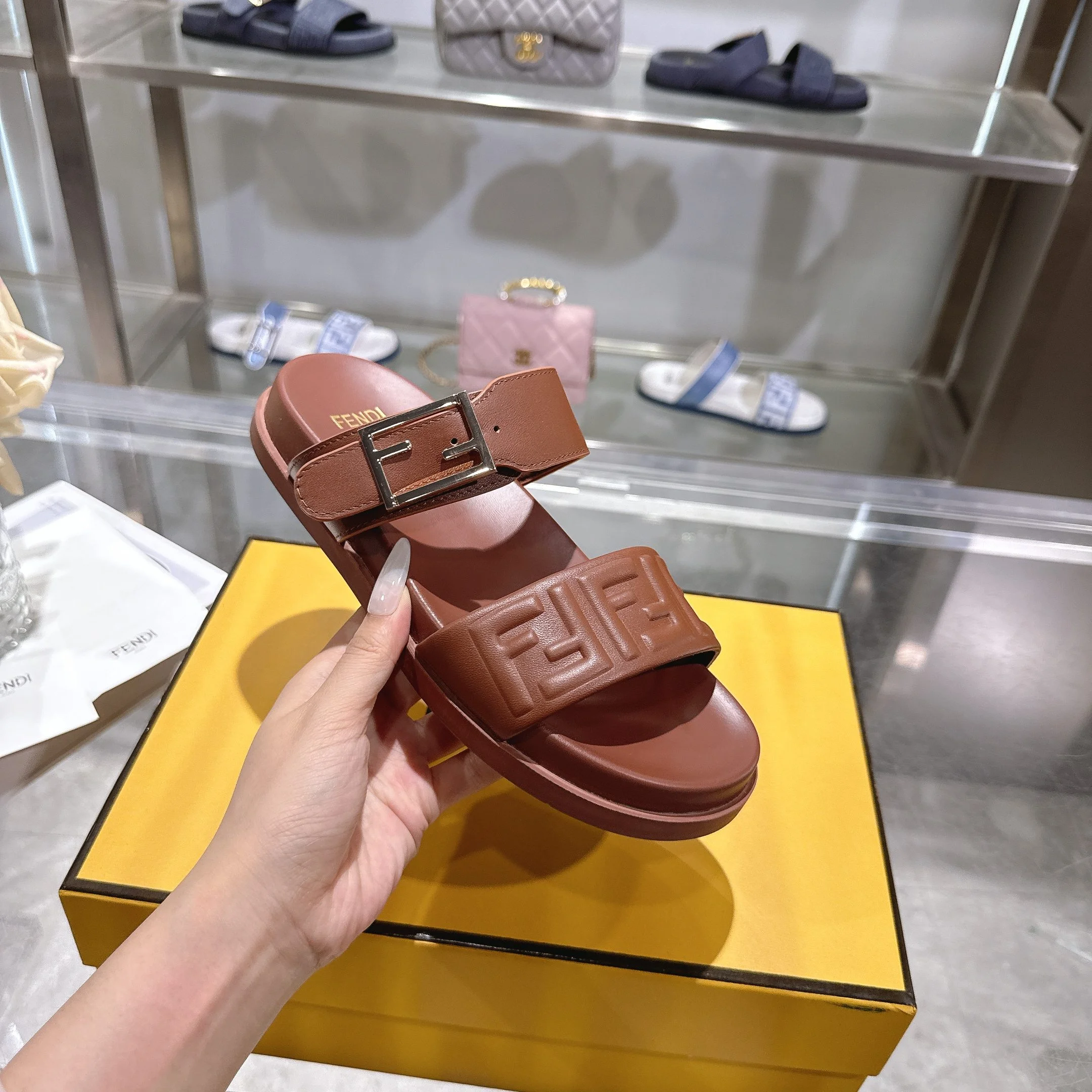 FENDI Slides Leather EU35-45 B30202608030041 - Image 5