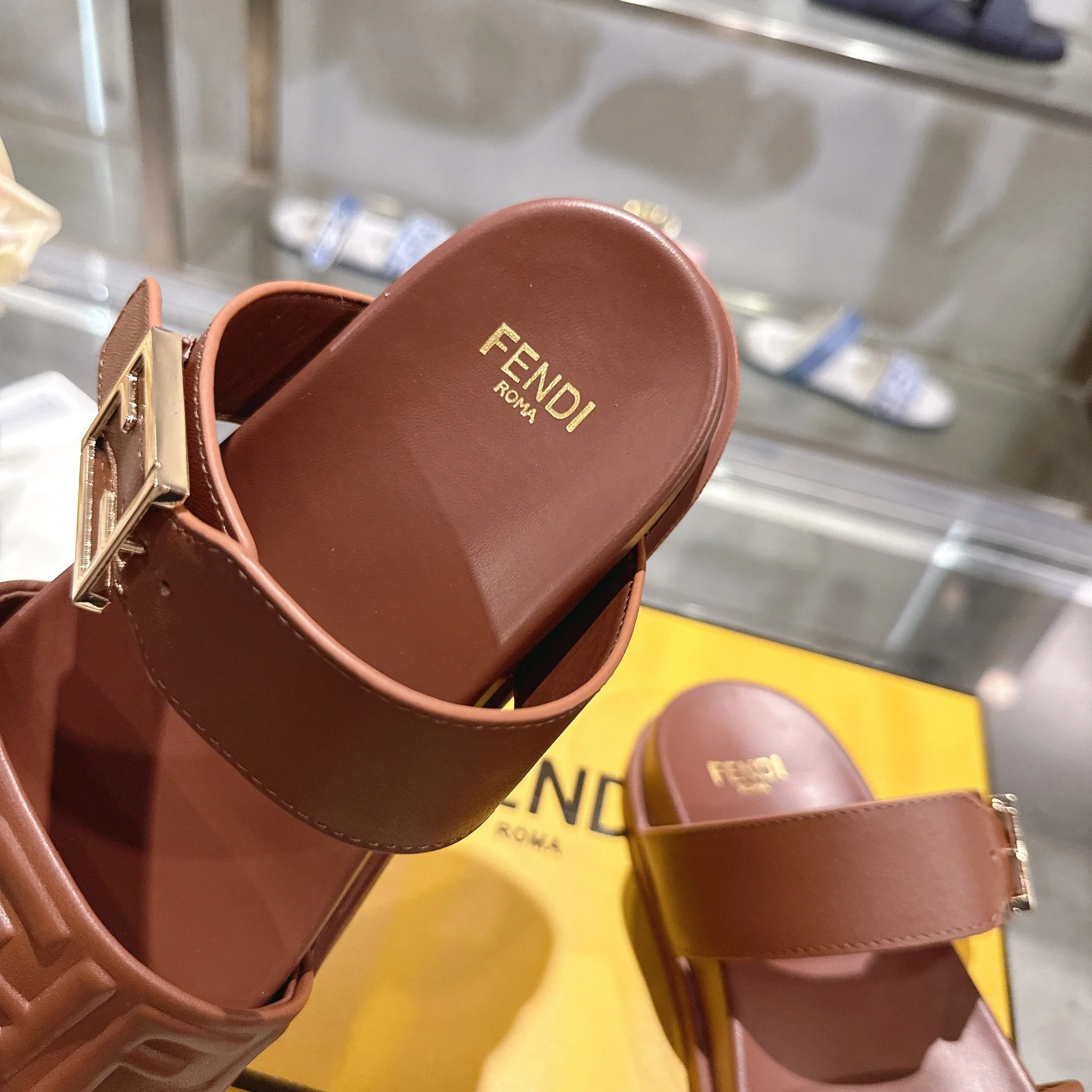 FENDI Slides Leather EU35-45 B30202608030041 - Image 7