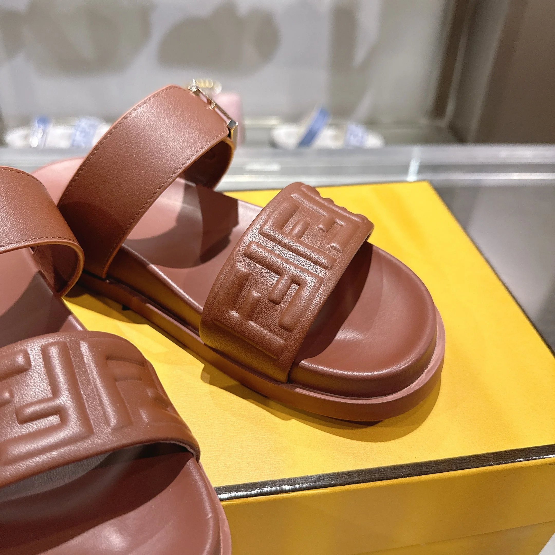 FENDI Slides Leather EU35-45 B30202608030041 - Image 8