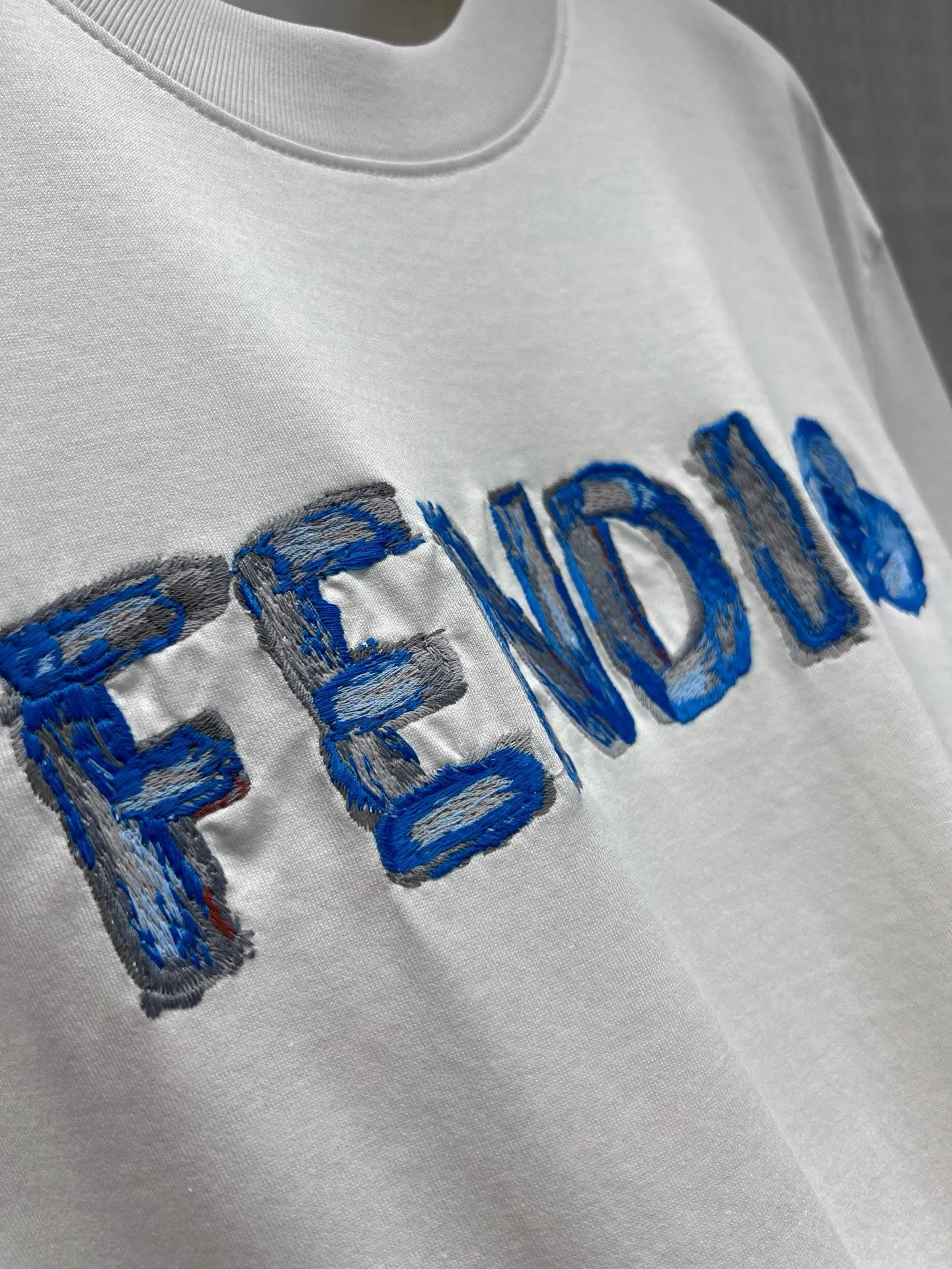 FENDI T-shirts Combed Cotton S_M_L A95202608040791 - Image 5