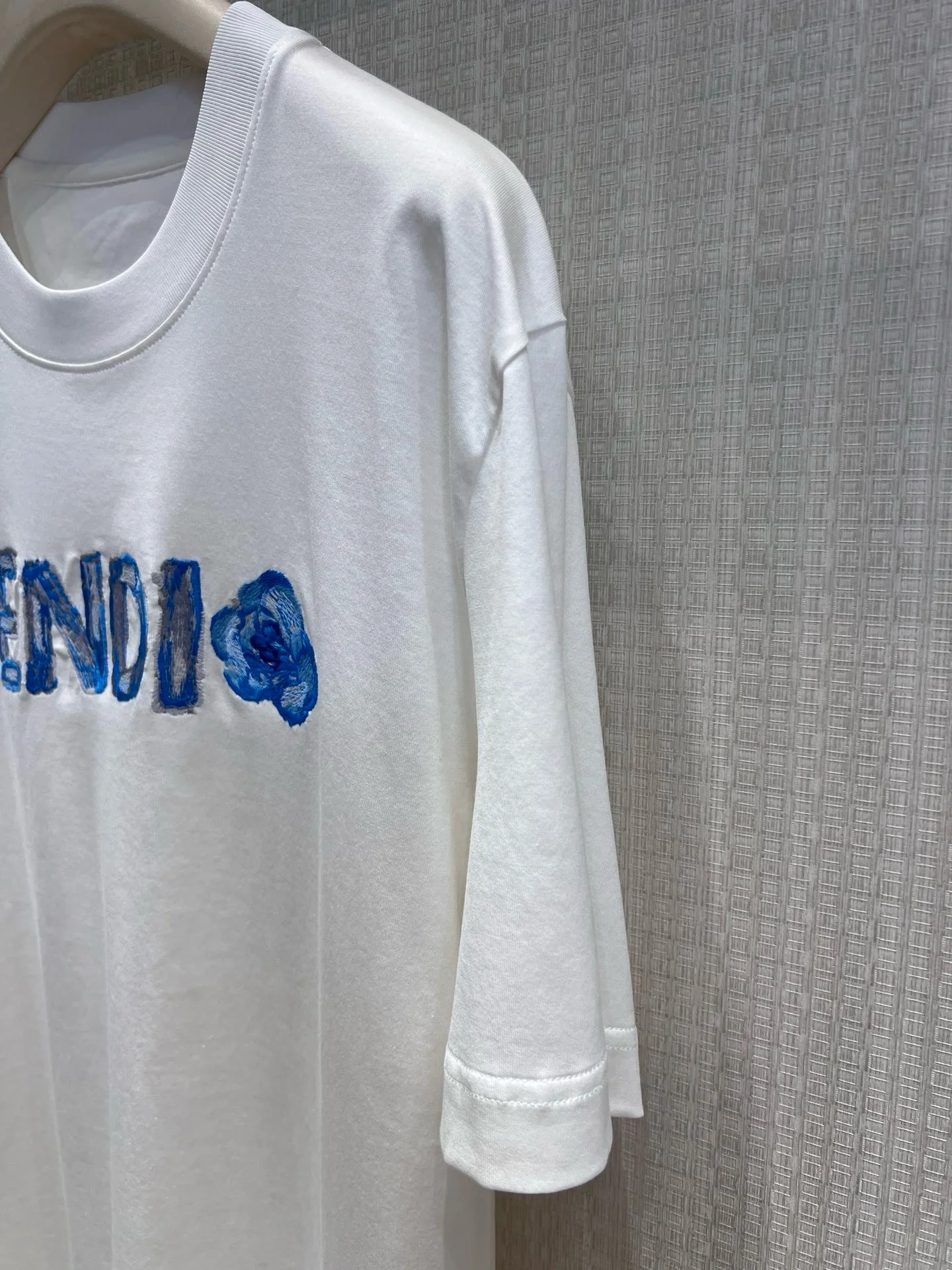 FENDI T-shirts Combed Cotton S_M_L A95202608040791 - Image 6