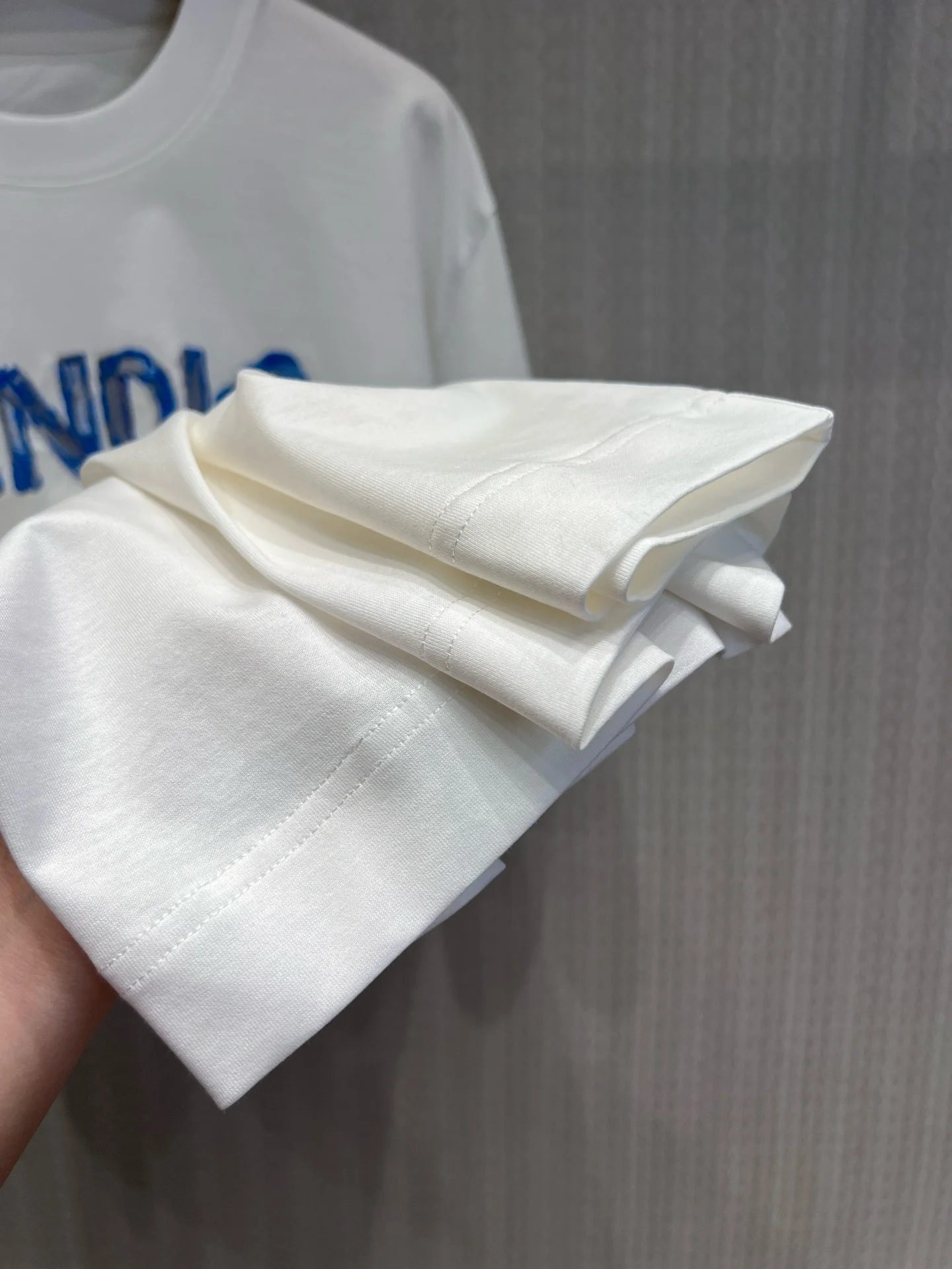 FENDI T-shirts Combed Cotton S_M_L A95202608040791 - Image 8
