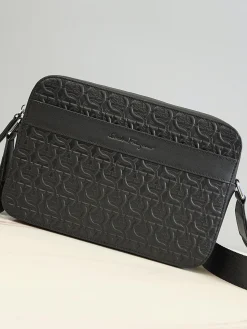 FERRAGAMO Crossbody Bags Leather (Black) 25X6X18CM G50202608100097