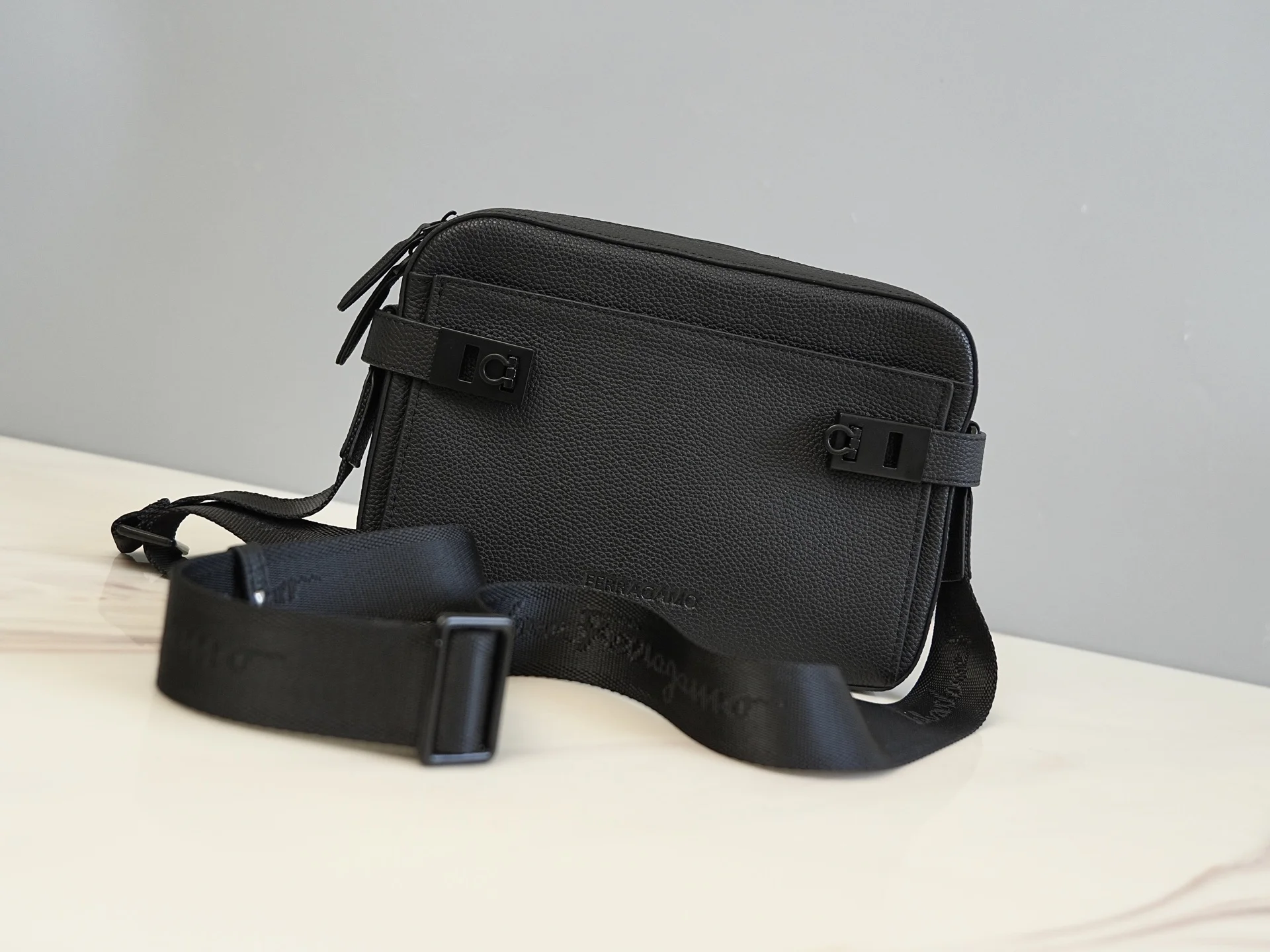 FERRAGAMO Crossbody Bags Suede Leather (Black) 27X19X6 G80202608100104