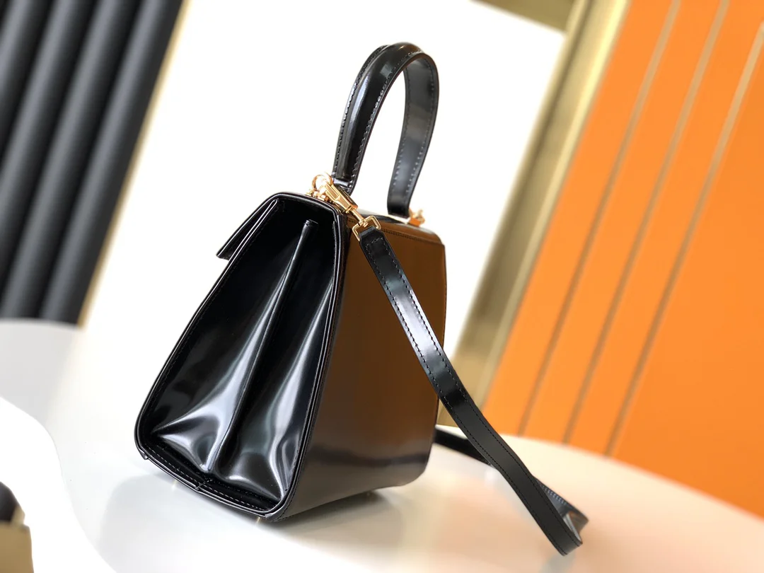 FERRAGAMO Shoulder Bags Box Leather (Black-Gold) 20X18X10 A05008100132 - Image 8