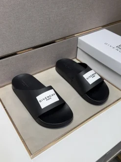 GIVENCHY Slides Mixed Materials EU38-46 A20202608030502