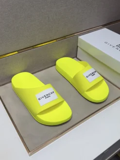 GIVENCHY Slides Mixed Materials EU38-46 A20202608030505