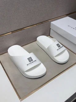 GIVENCHY Slides Mixed Materials EU38-46 A20202608030507